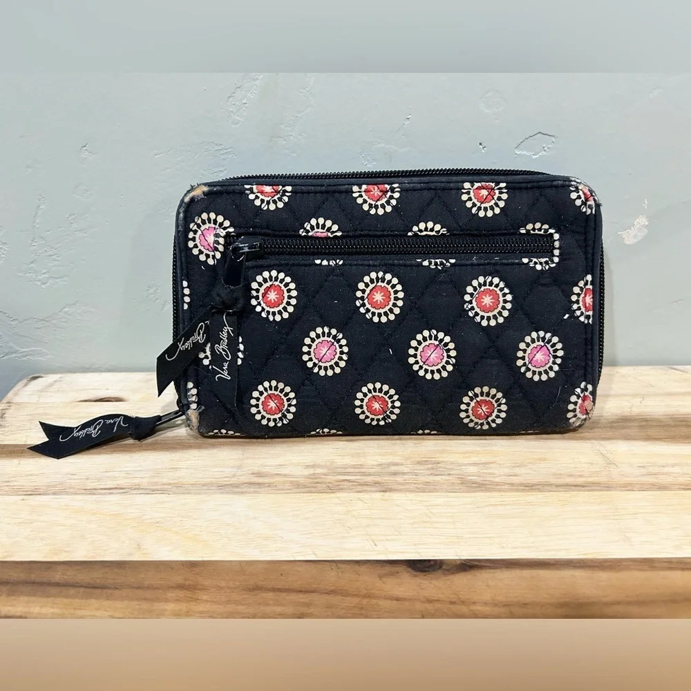VERA BRADLEY “FLOWER SHOWER” PATTERNED WALLET. RFID. GENTLY USED. GOOD CONDITION - Picture 7 of 10